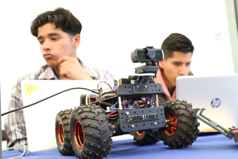 Invitan a universitarios a presentar proyectos para mejorar el transporte público en Aguascalientes