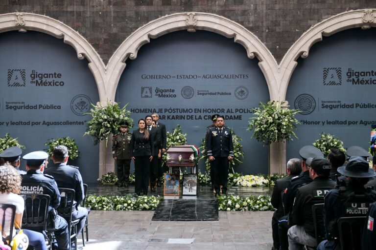 Homenaje póstumo al policía Omar Karin de la Cruz Adame
