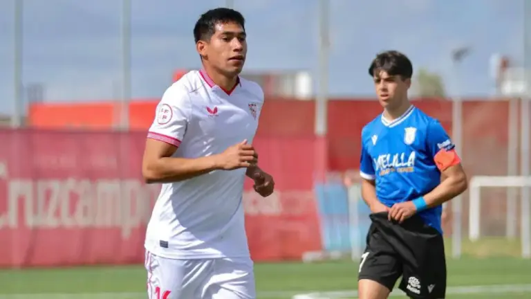 Juan Cortéz: El talento mexicano que se fue del Necaxa al Sevilla FC