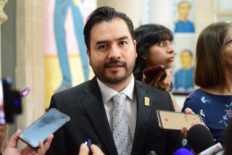 Impulsan eliminación de ISABI para jóvenes de 18 a 29 años