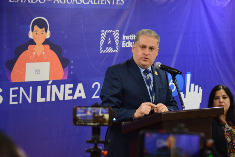 Se garantiza la educación básica, no habrá condicionantes de pago