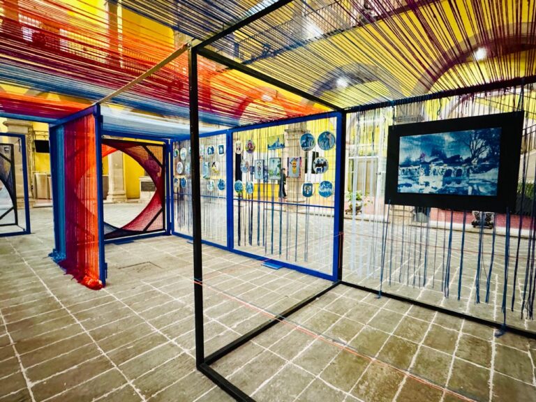 Memoria en movimiento: cianotipia y bordado