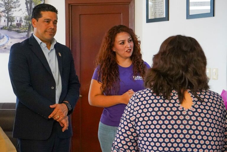 Entrega municipio de Aguascalientes apoyos a pacientes con cáncer de mama