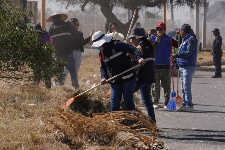 Municipio de Aguascalientes realiza mega operativo de limpieza en Avenida Constitución