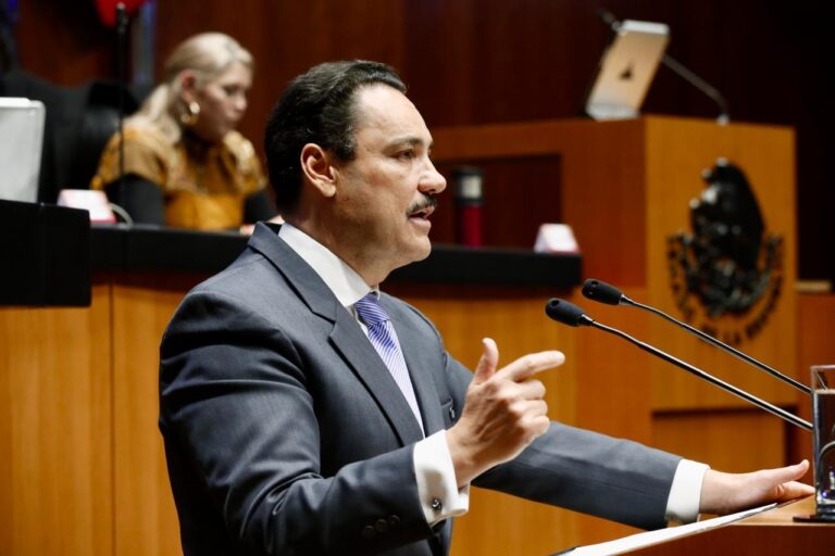 Toño Martín del Campo presenta iniciativa para reducir el costo de la electricidad en los hogares