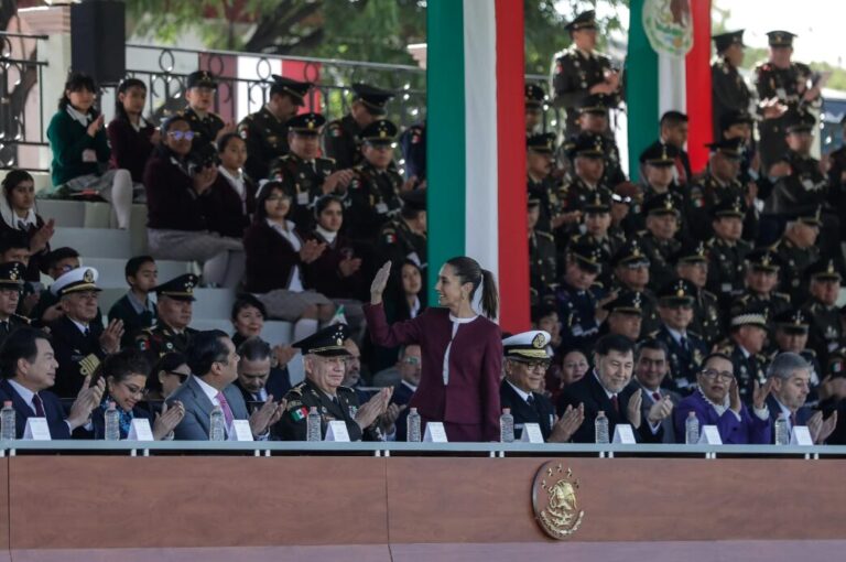 México es libre, independiente y soberano: Sheinbaum en la conmemoración del Día de la Bandera