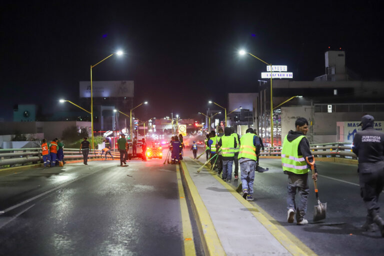 Leo Montañez encabeza operativo de limpieza en bajopuente y paso a desnivel de Convención sur