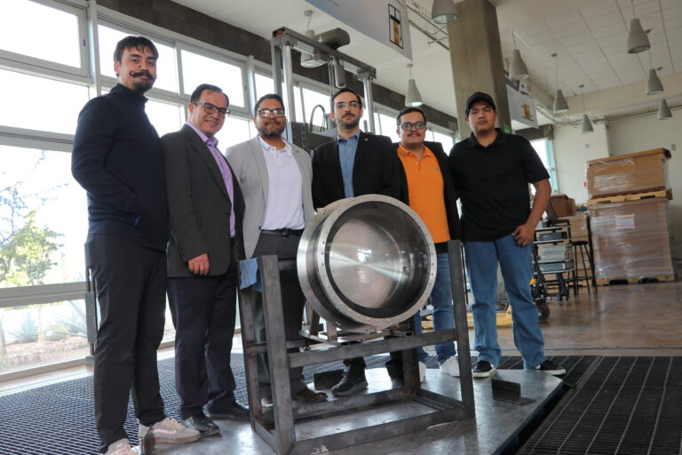 Tec Aguascalientes diseña empaque para transportar sensores de neutrinos a Japón para el proyecto Hyper-Kamiokande