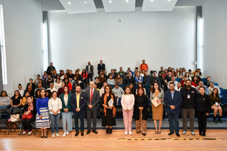 Realiza IEE conversatorio sobre democracia y periodismo