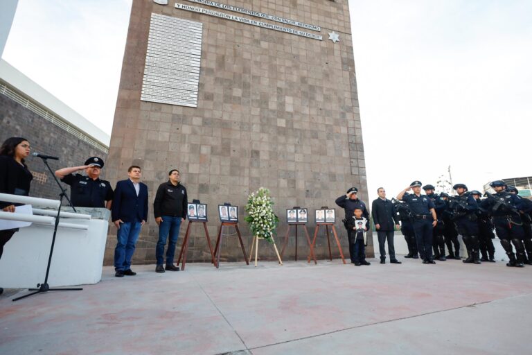 Municipio de Aguascalientes honra a policías caídos en el cumplimiento de su deber 