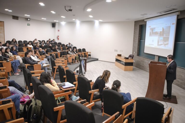 La Universidad Panamericana ofrece a sus estudiantes la doble titulación con la universidad española CEU Cardenal Herrera