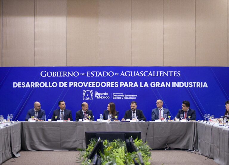 La gobernadora de Aguascalientes Impulsan programa para que empresas locales sean proveedoras internacionales