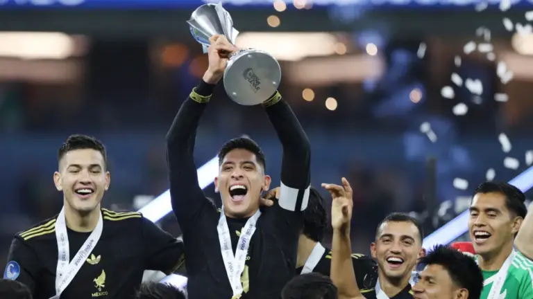 Édson Álvarez: El “Machín” que conquistó México, Europa y ahora levanta títulos como capitán tricolor