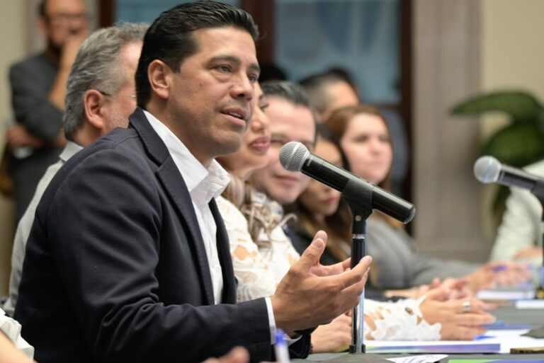 El presidente municipal de Aguascalientes Leonardo Montañez descarta distracciones políticas y afirma que su prioridad es el municipio de Aguascalientes