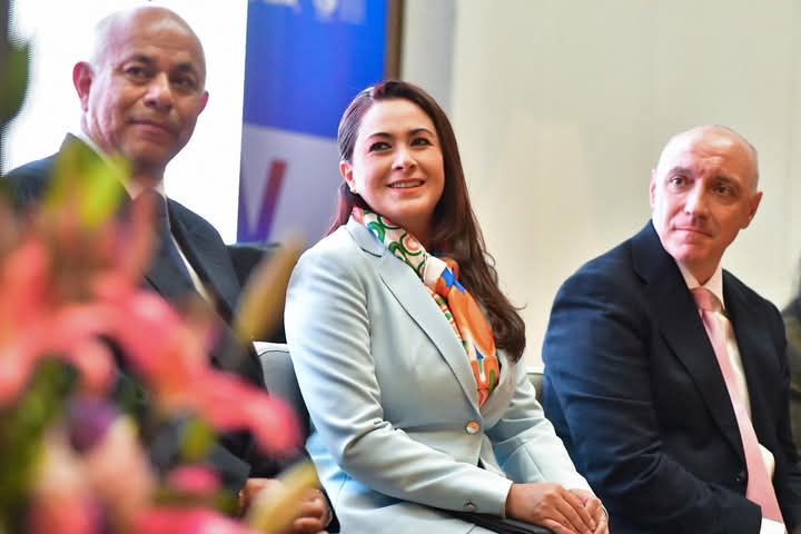 La gobernadora de Aguascalientes Teresa Jiménez participa en la Cumbre de las 200 Mujeres más importantes de México