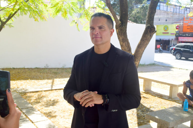 Prohibición de comida chatarra en escuelas es necesaria: Juan Camilo Mesa