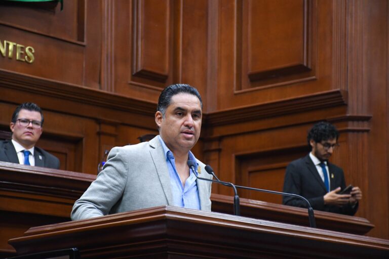 Que se castigue al exgobernador de Michoacán si hay responsabilidad penal, demandan desde el PRD