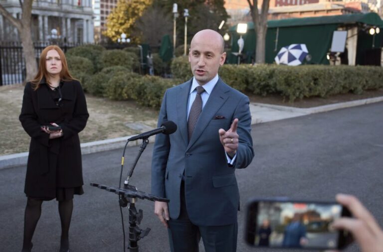 Cárteles gobiernan México, insiste la Casa Blanca 