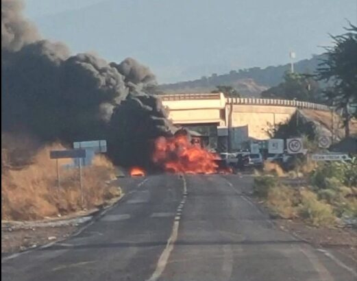 Narcobloqueos y ataques a Ejército y Guardia Nacional en Jalisco y Michoacán