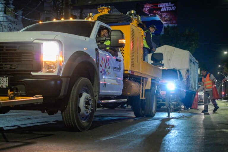Intensifica Municipio de Aguascalientes trabajos de pintura en vialidades y rehabilitación de banquetas en zona centro