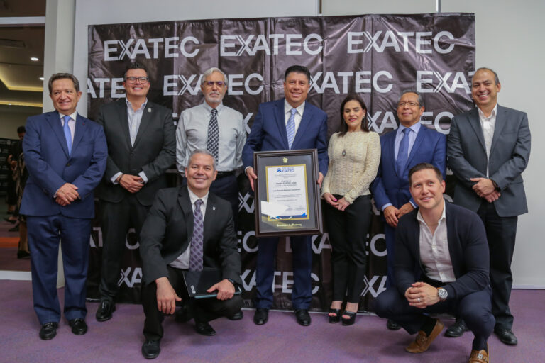 EXATEC 2025: Tec Ags premia a egresado por su trayectoria