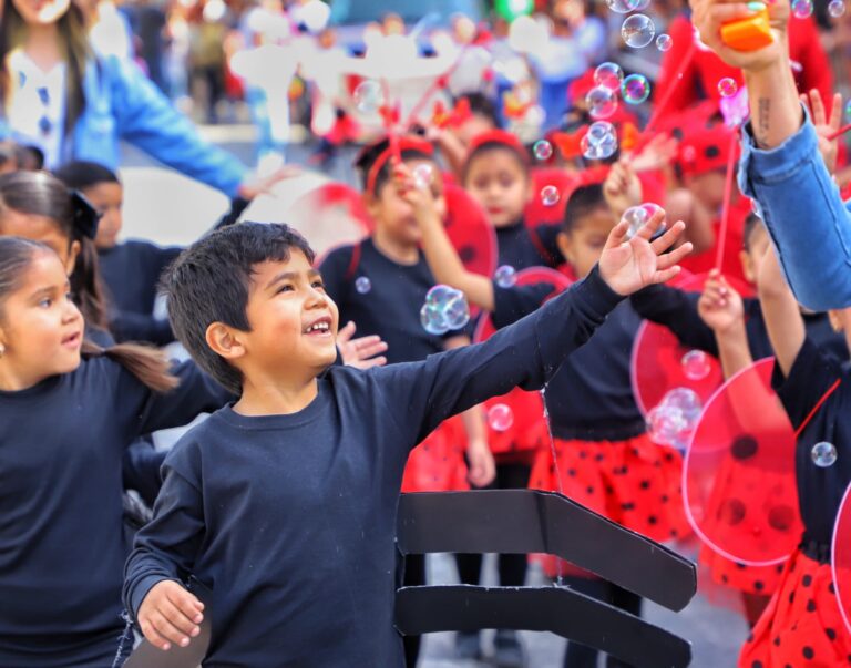 Con color y alegría se llevó a cabo el desfile de primavera en Jesús María