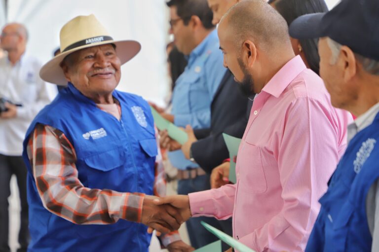 Adultos mayores de Jesús María viajarán a Estados Unidos para ver a sus hijos con el programa “Uniendo Familias”