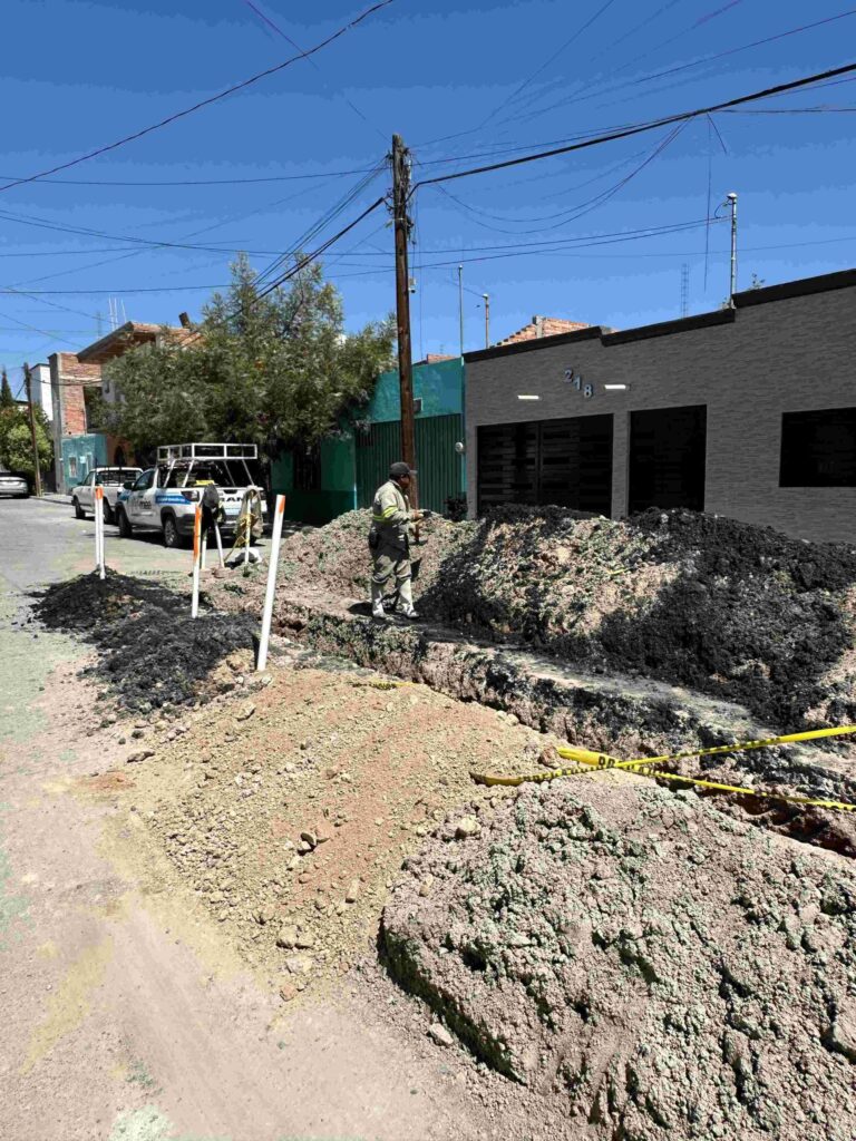 MIAA sustituye tubería en la colonia Insurgentes para mejorar el alcantarillado