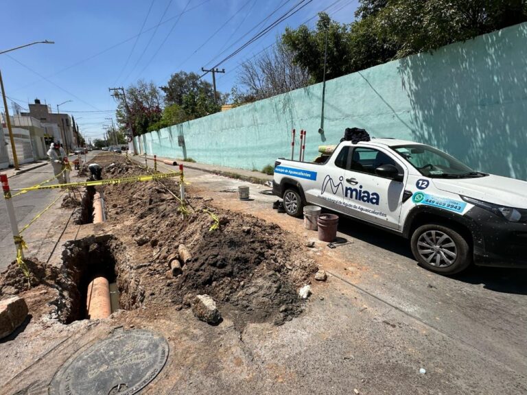 Rehabilita MIAA red de alcantarillado sanitario en el fraccionamiento Santa Elena