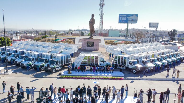 Entregan 17 nuevos camiones recolectores de basura
