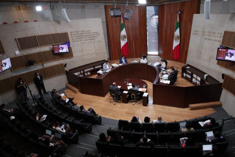 Sala Superior del Tribunal Electoral corrige al INE en tres resoluciones clave