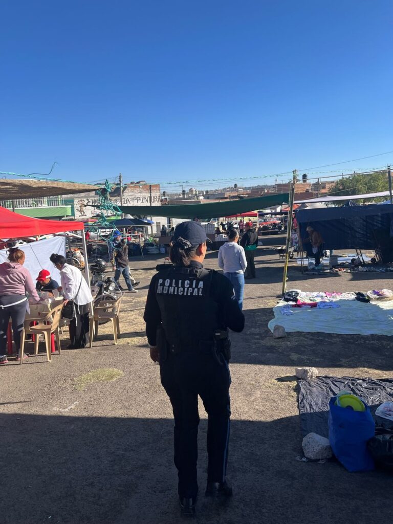 Elementos de la SSPM refuerzan vigilancia en tianguis de la ciudad