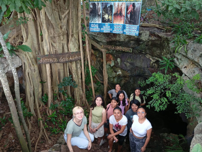 La guardiana de los cenotes maya que lucha junto a su comunidad por el derecho al agua en Yucatán