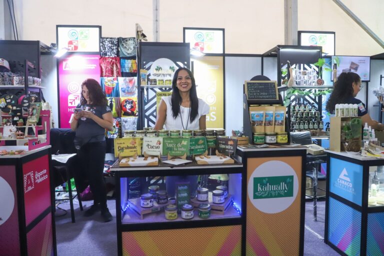 Empresas de Aguascalientes ofrecen sus productos en el Pabellón Comercial de la Feria Nacional de San Marcos 2025