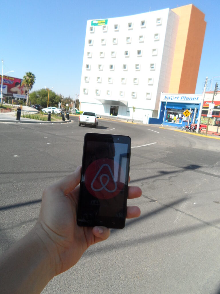 Se podría ser víctima de fraude al usar los Airbnb