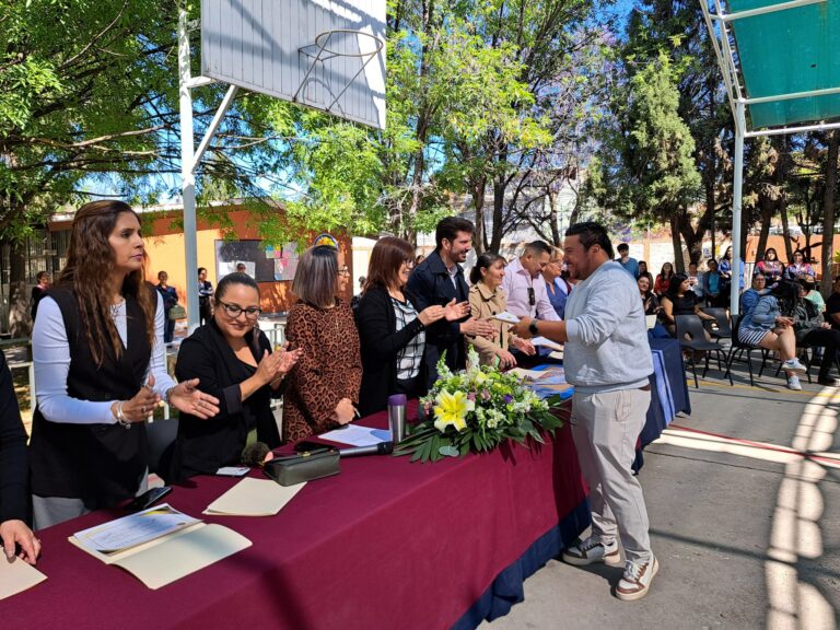 Reconocen a maestras por su compromiso con prácticas educativas innovadoras