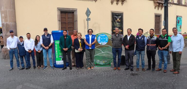 “Apachurrón”: recicla latas y apoya a niños con cáncer durante la FNSM