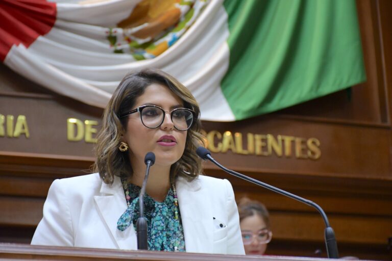 Marchan en defensa de las corridas de toros, en Congreso aprueban preservar la “fiesta brava” en Aguascalientes