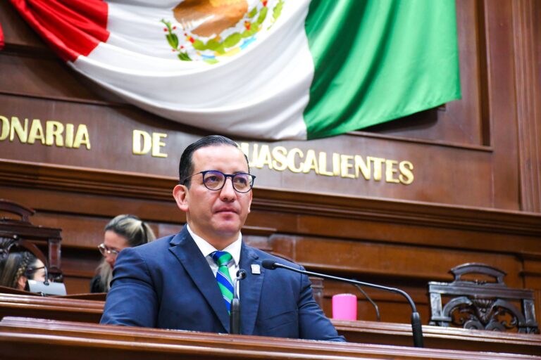 Enmiendas no son nada ante el número de iniciativas que hemos impulsado: Maximiliano Ramírez