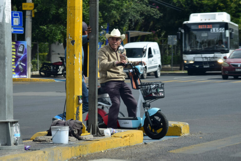 Buscan regular el uso de scooters
