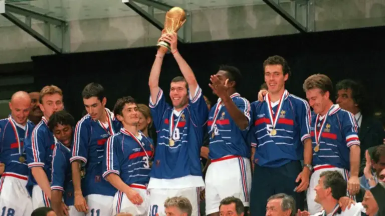 Francia 98 vs Alemania 2006: ¿Qué Mundial fue el rey de las estrellas?