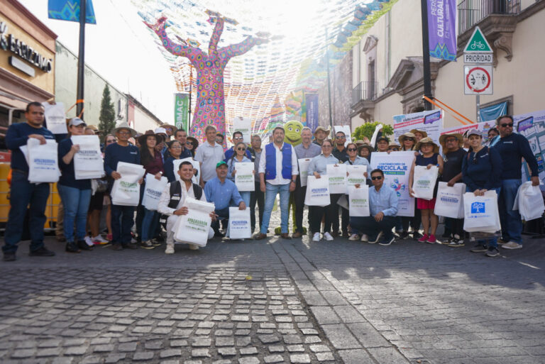 Un éxito la caravana “Apachurrón, reciclar para ayudar” en Aguascalientes