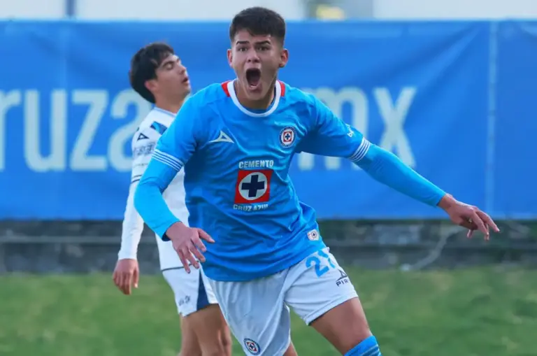 Bryan Casas: El joven delantero que dejó Necaxa y promete ser el futuro del fútbol mexicano