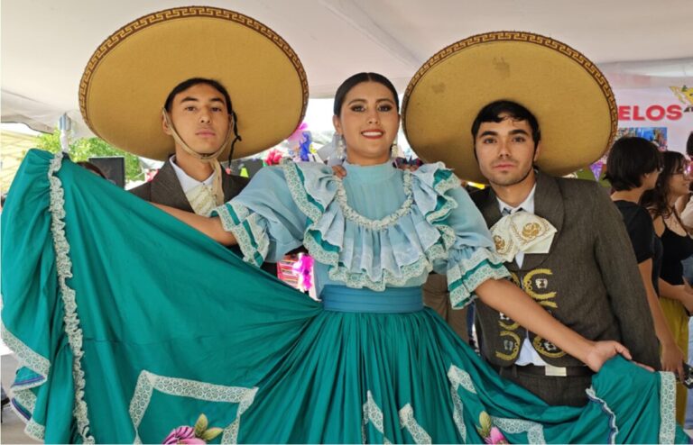 Celebran la 8ª Muestra “México, mi país y su cultura” en el BachUAA Plantel Oriente 