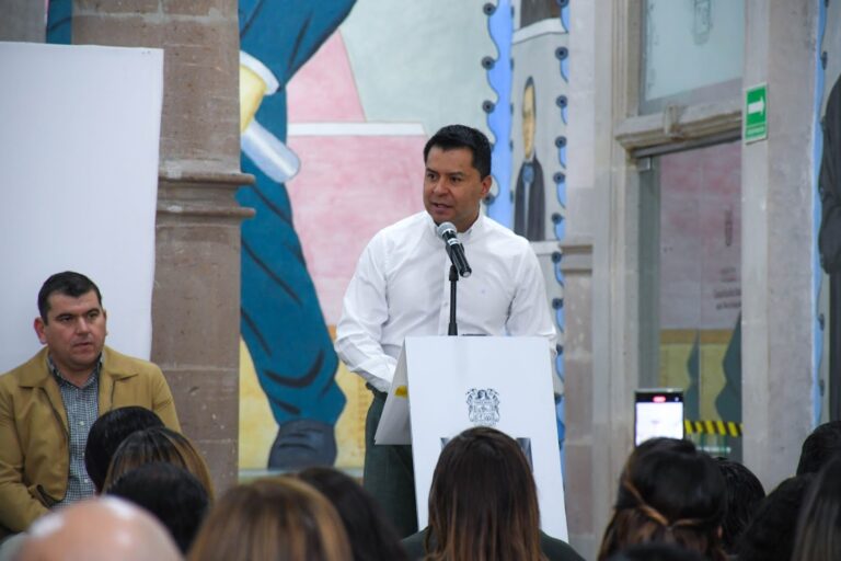 Alimentación nutritiva viene desde casa: Luis León