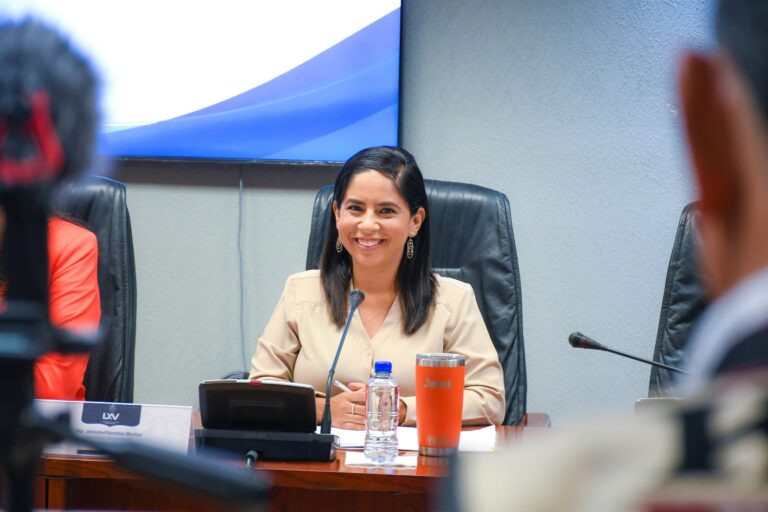 Líder sindical del Congreso asegura que trabajadores están más unidos que nunca, ante eventual despido