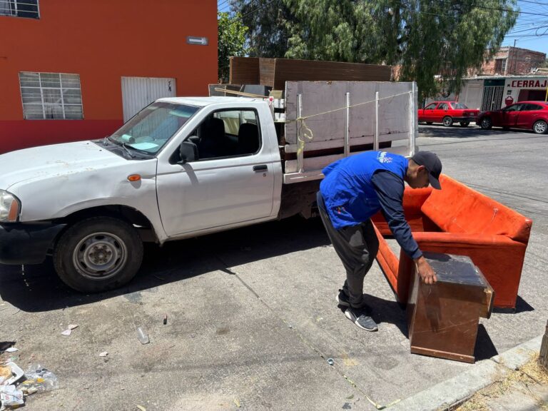 Exhorta municipio a solicitar el servicio gratuito de recolección de muebles a domicilio