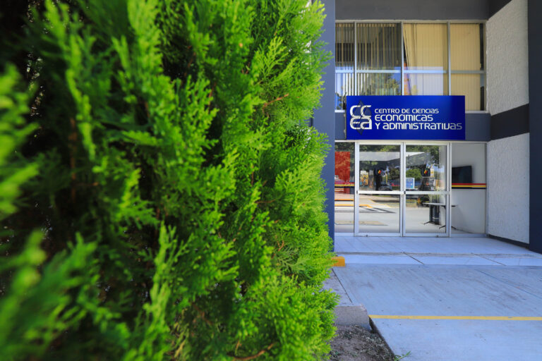 Incertidumbre comercial, golpe a los mercados internacionales; catedrático de la UAA