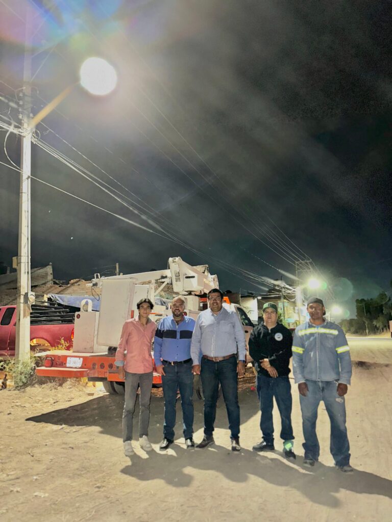 César Medina encabeza el encendido de nueva red de alumbrado público en Jesús María