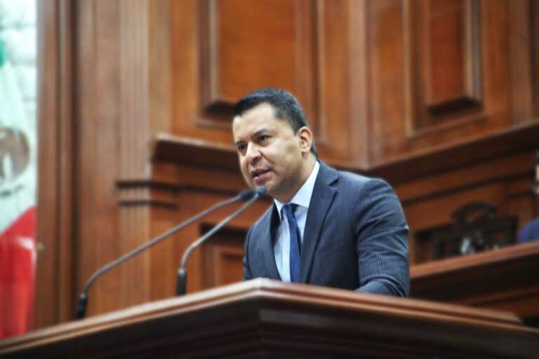 Congreso del Estado de Aguascalientes honra la Feria de San Marcos con letras doradas